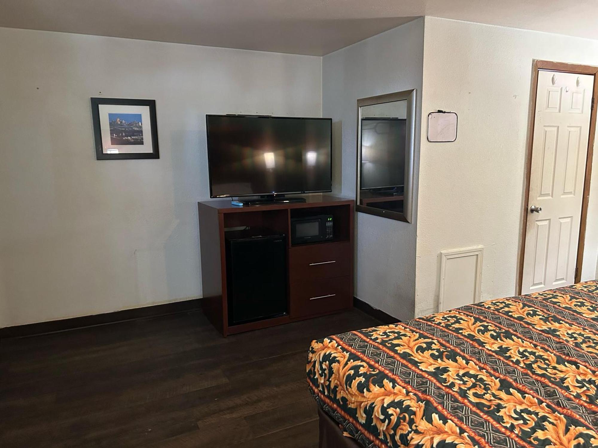 Hillcrest Motel By Oyo Aurora Near Lawrenceburg Esterno foto