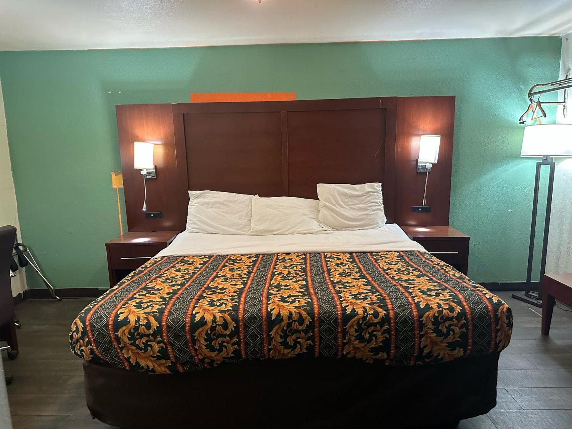 Hillcrest Motel By Oyo Aurora Near Lawrenceburg Esterno foto