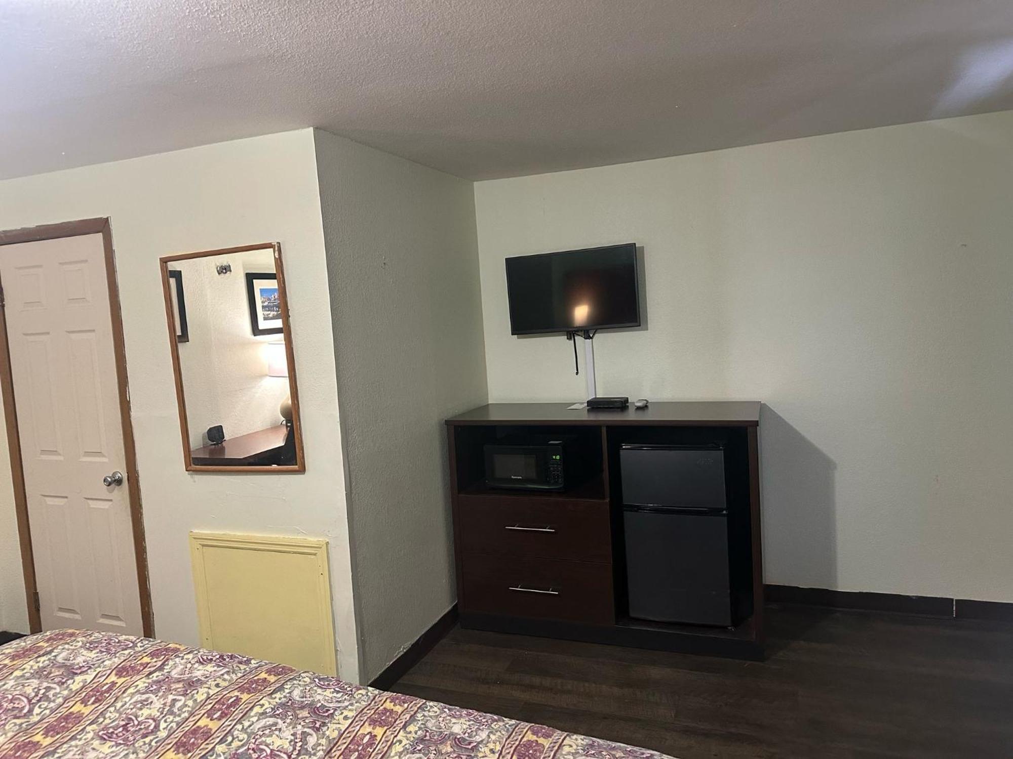 Hillcrest Motel By Oyo Aurora Near Lawrenceburg Esterno foto