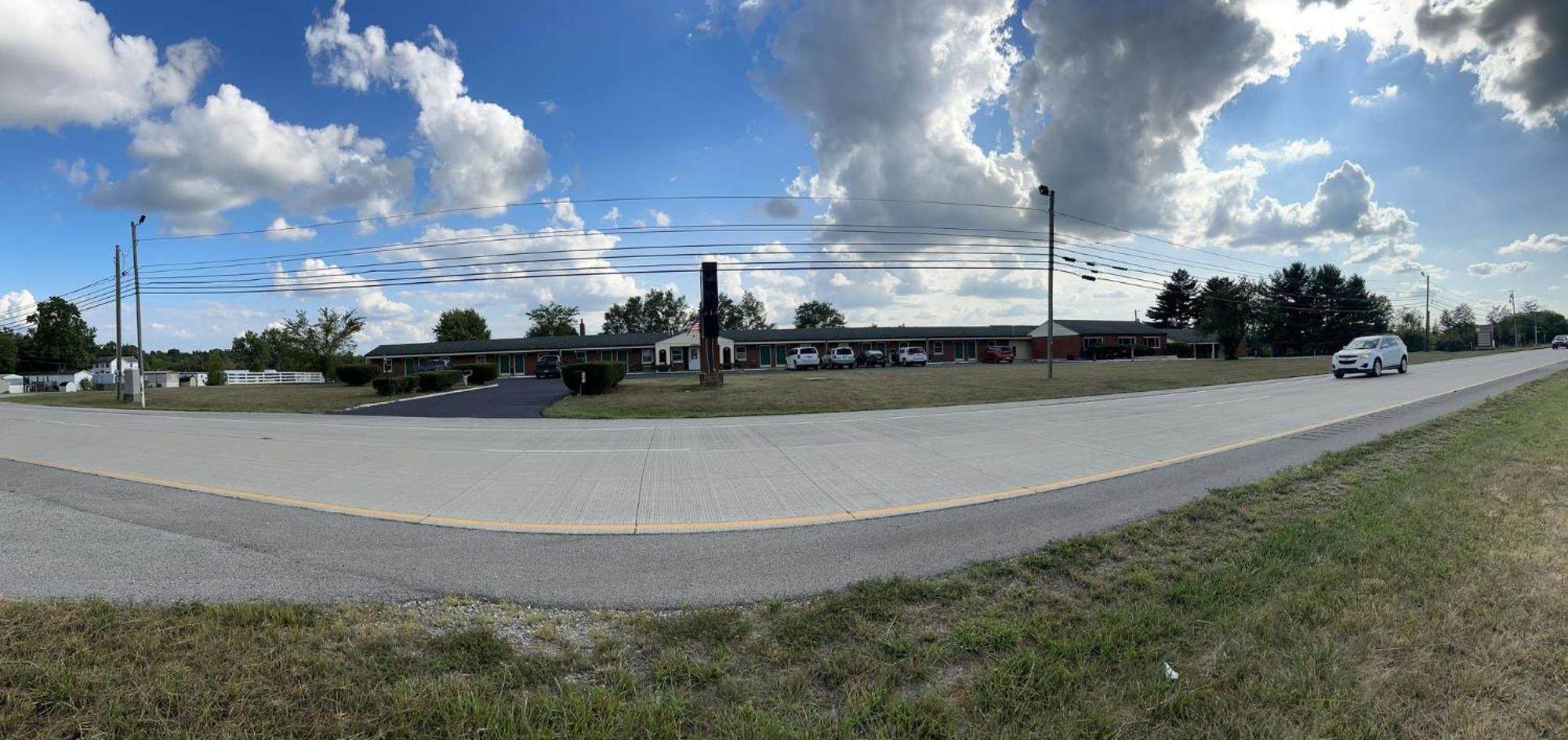 Hillcrest Motel By Oyo Aurora Near Lawrenceburg Esterno foto