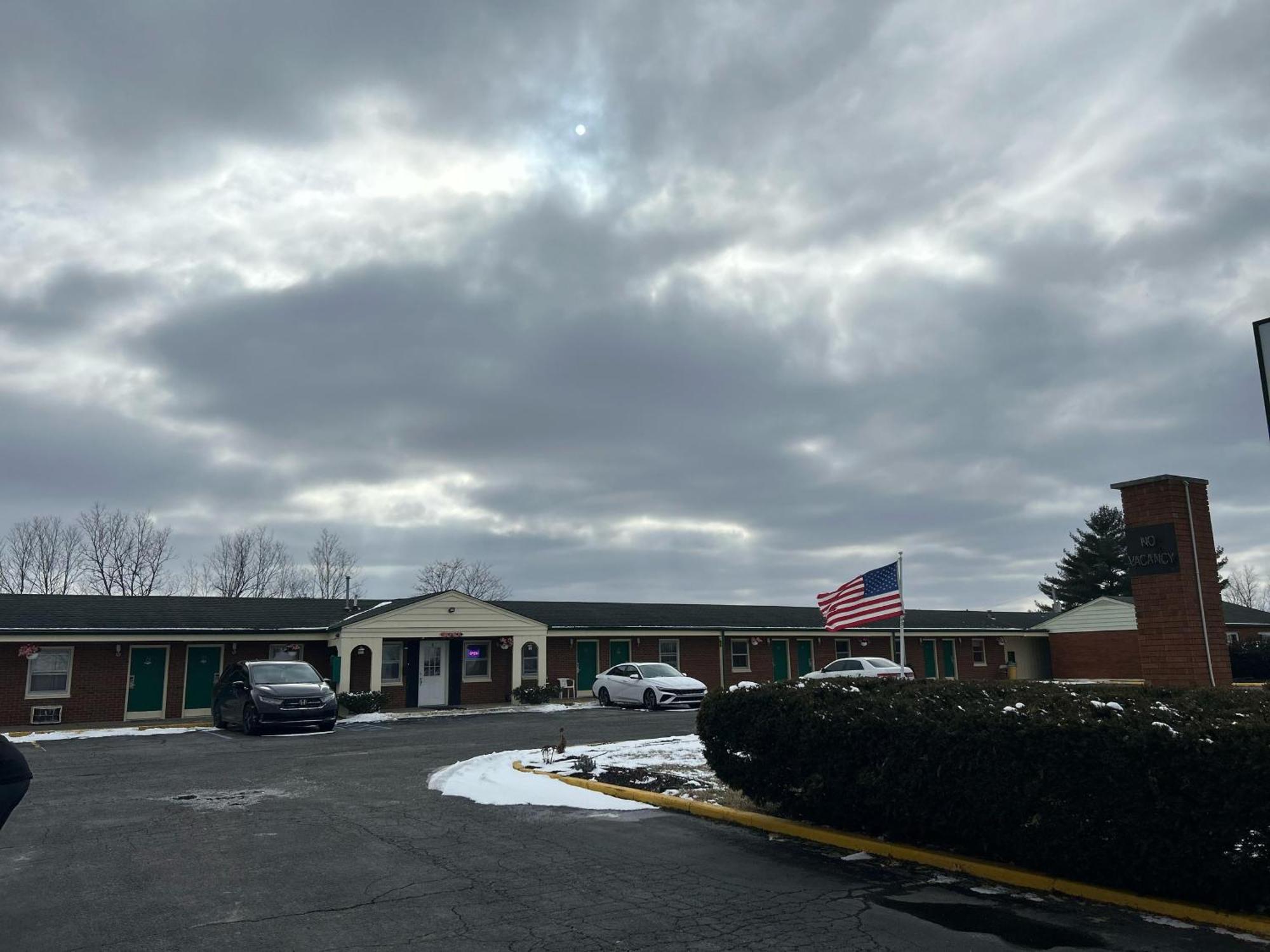 Hillcrest Motel By Oyo Aurora Near Lawrenceburg Esterno foto